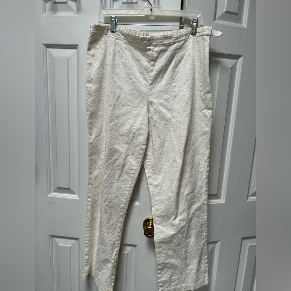 White Stag dressy Cream on White Textured Pants/zip side. V good condition,16s.